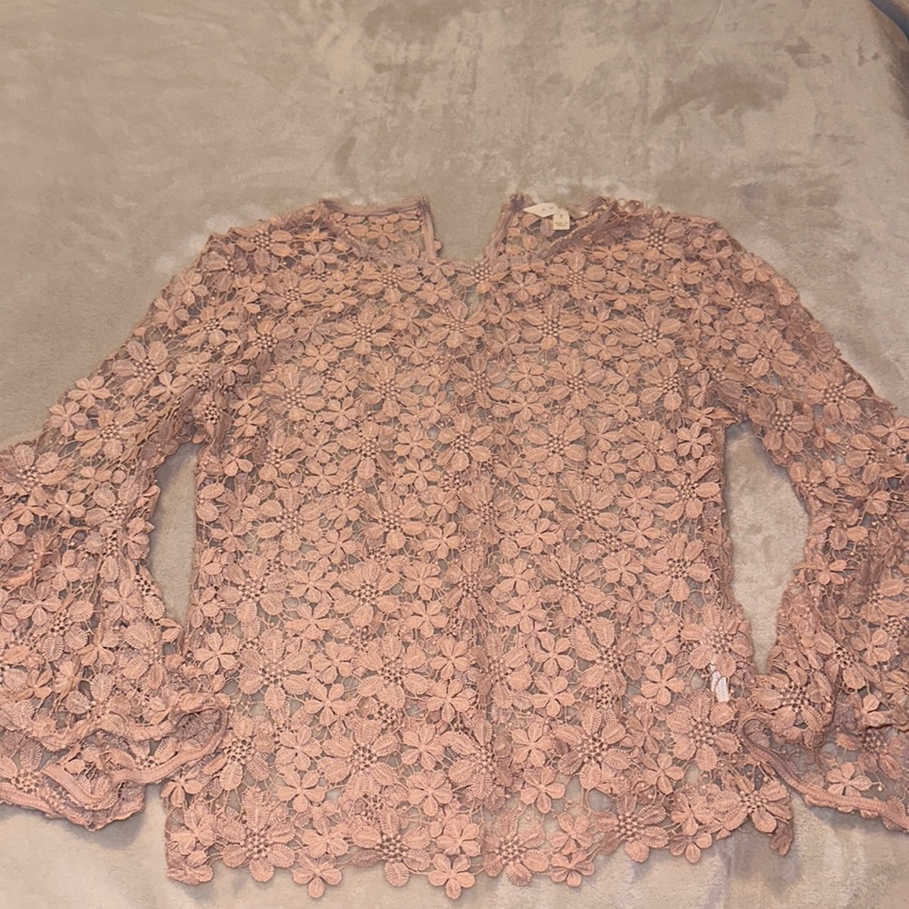 Gorgeous Adiva Floral Embroidered Bell Sleeve Top Size Small